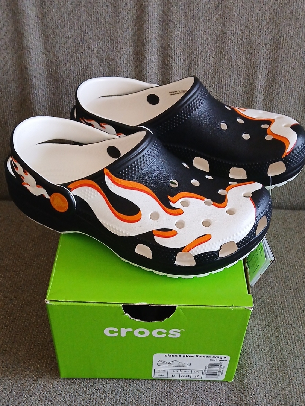 NIB Kids Classic Glow Flames Crocs, Black, Orange, Red, Sz 2. Glow In The Dark!